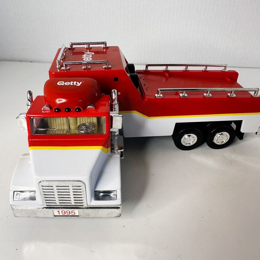 1995 Limited Edition Getty Toy Race Car Carrier Missing Car - Picture 4 of 6